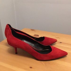 Low heel fire engine red (they look orange in pictures) pumps